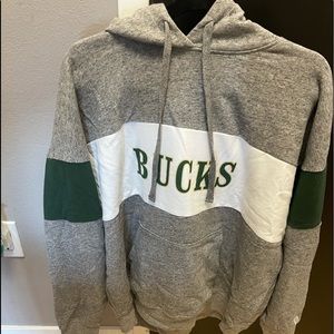 Women’s oversized Milwaukee bucks hoodie- brand new